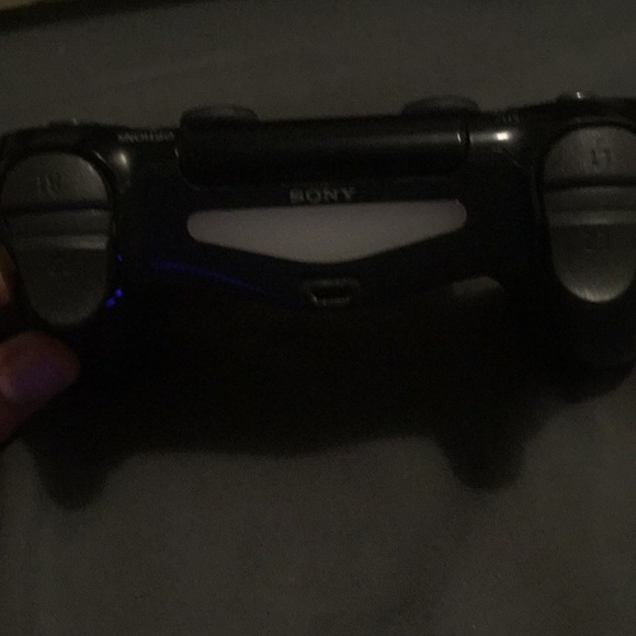 Ps4 controller - Picture 2 of 4